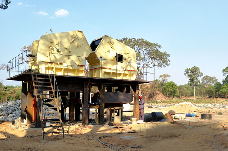 反擊式破碎機工作現場