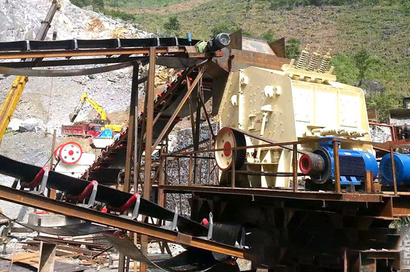 反擊式破碎機工作現場