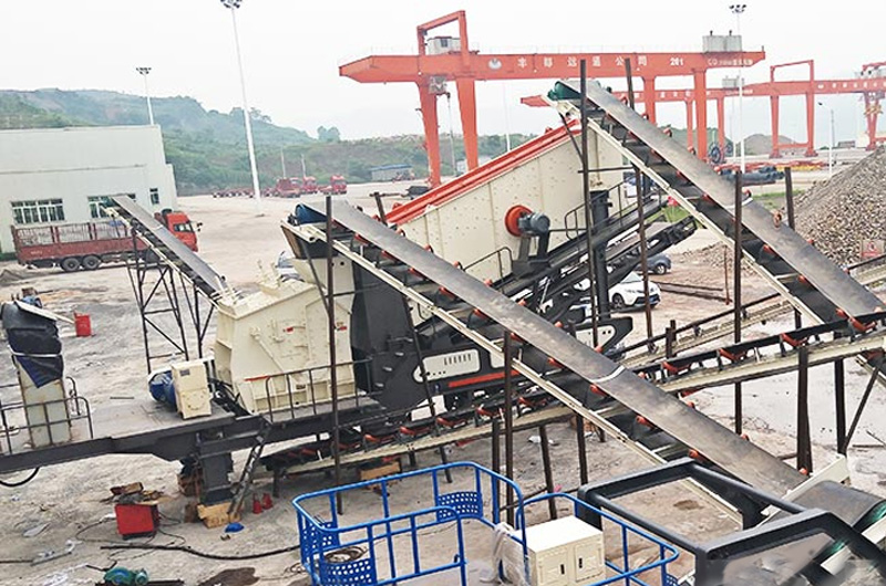 反擊式移動破碎站施工現場