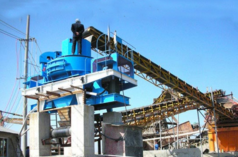 山東鵝卵石制砂機現場圖片